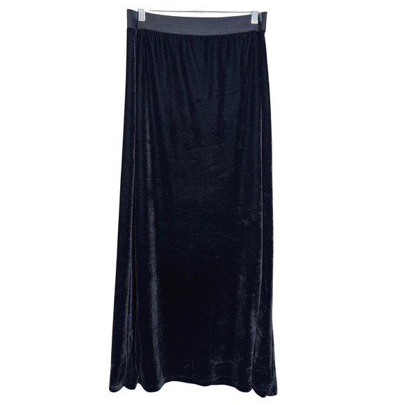 Max Studio Dresses & Skirts - Max Studio Women's Black Velvet Maxi Skirt Sz S Goth Witchy Vamp Dark Academia